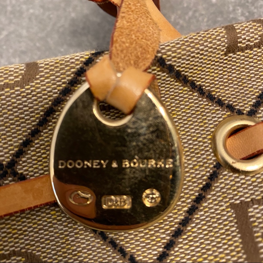 Dooney & Bourke Handbag - Picture 5 of 9